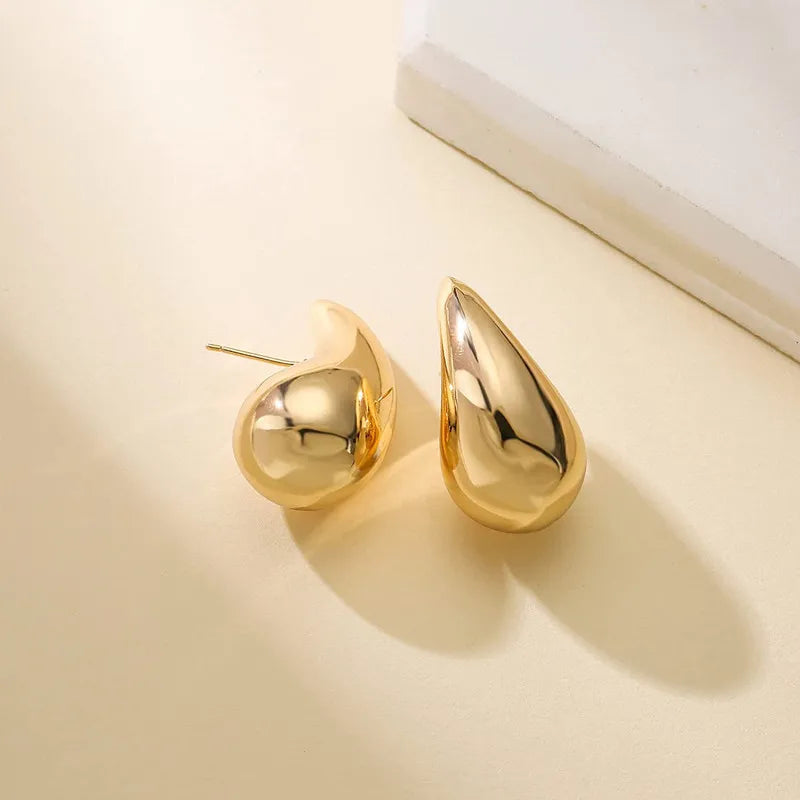 Aretes de Botón Gota Grande de Agua en Oro