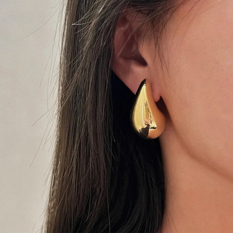 Aretes de Botón Gota Grande de Agua en Oro