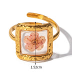 Anillo Grande con Flor en Marco Transparente