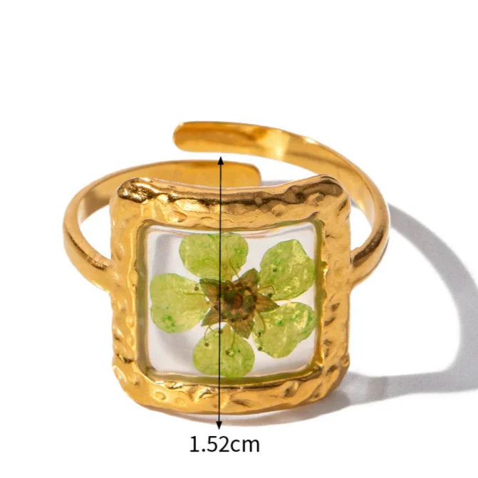 Anillo Grande con Flor en Marco Transparente