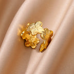 Anillo Grande con Flores de 5 Pétalos Dorados