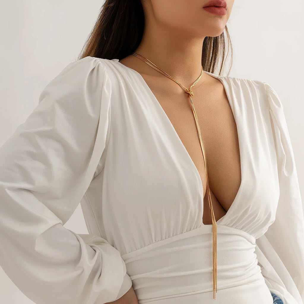 Collar largo de escote con nudo para mujer