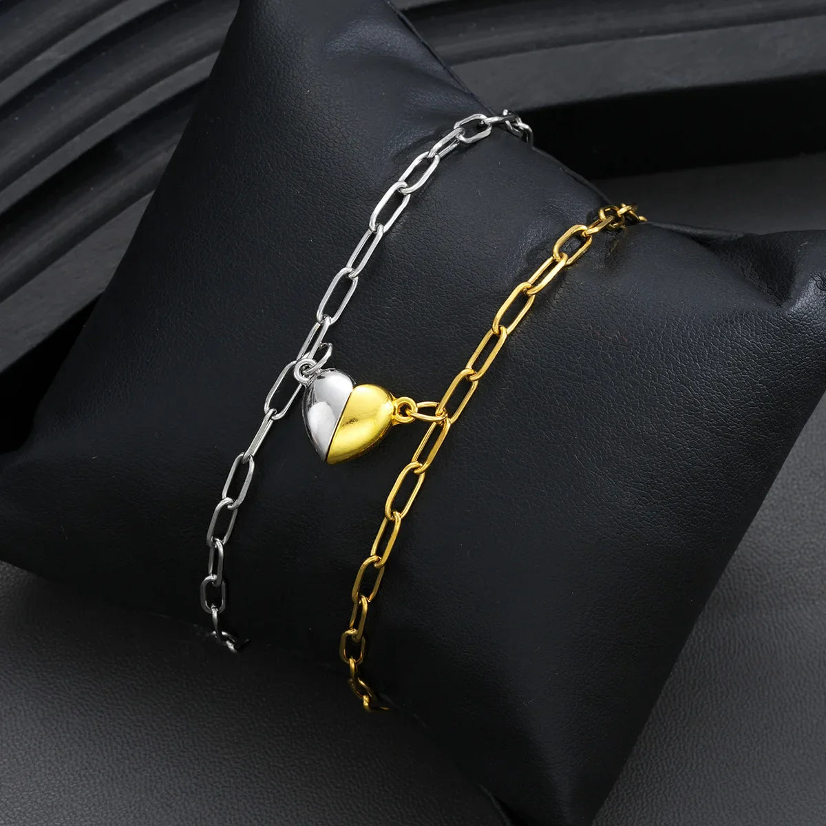 Juego de 2 Pulseras Media Corazón para Pareja