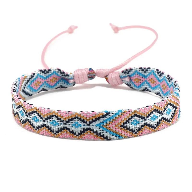 Set de 8 pulseras brasileñas con motivos geométricos
