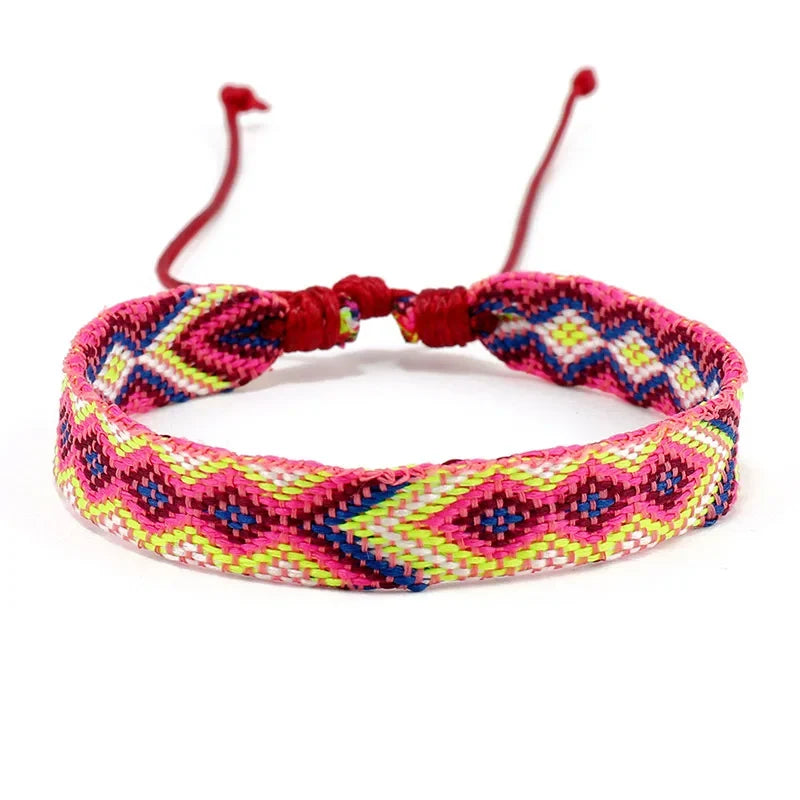 Set de 8 pulseras brasileñas con motivos geométricos