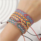 Set de 8 pulseras brasileñas con motivos geométricos