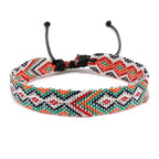Set de 8 pulseras brasileñas con motivos geométricos