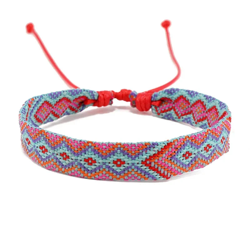 Set de 8 pulseras brasileñas con motivos geométricos