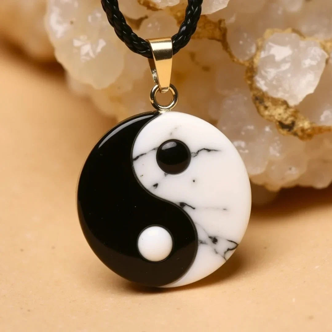 Colgante Yin-Yang en howlita y obsidiana negra 