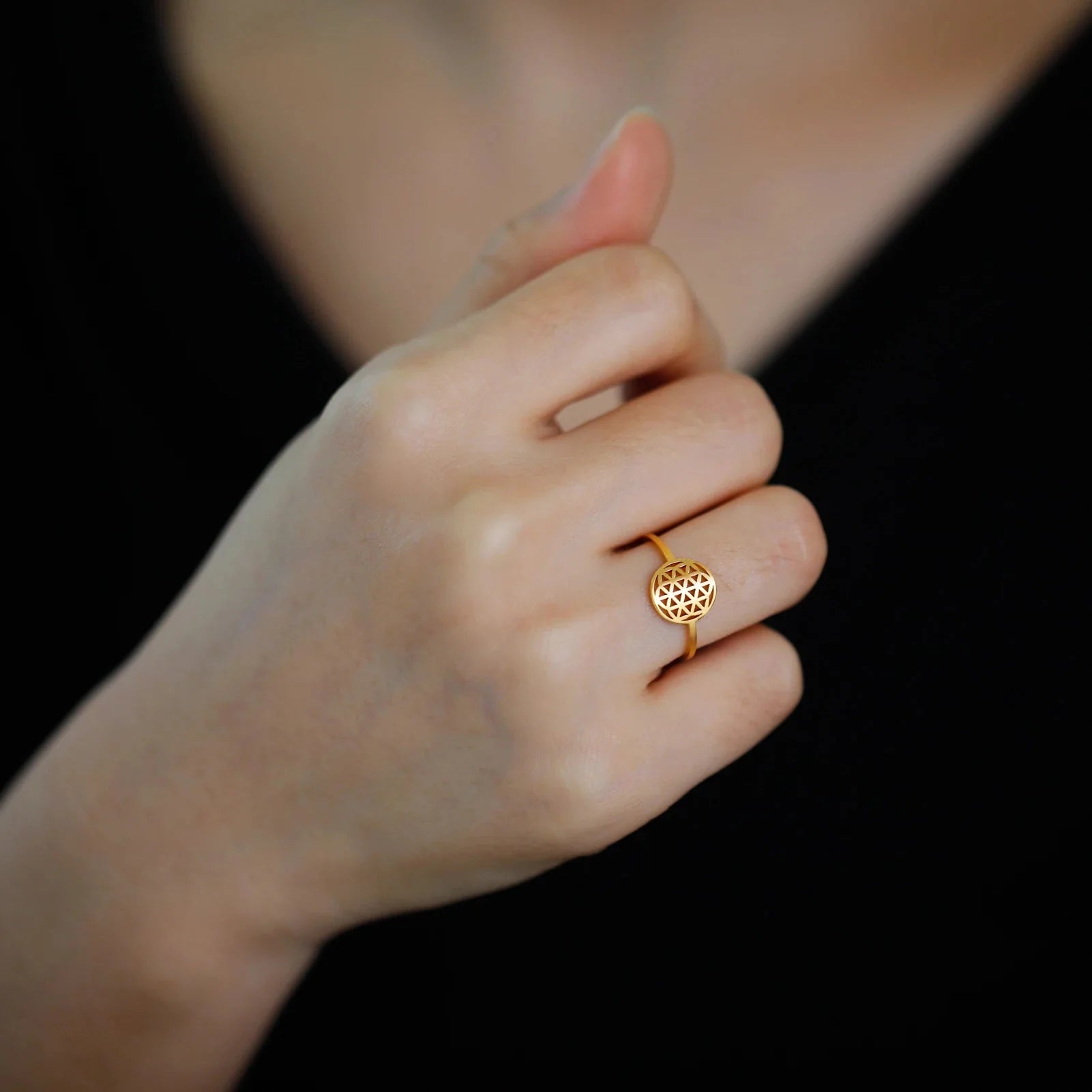 Anillo Pequeño Flor de la Vida para Mujer en oro