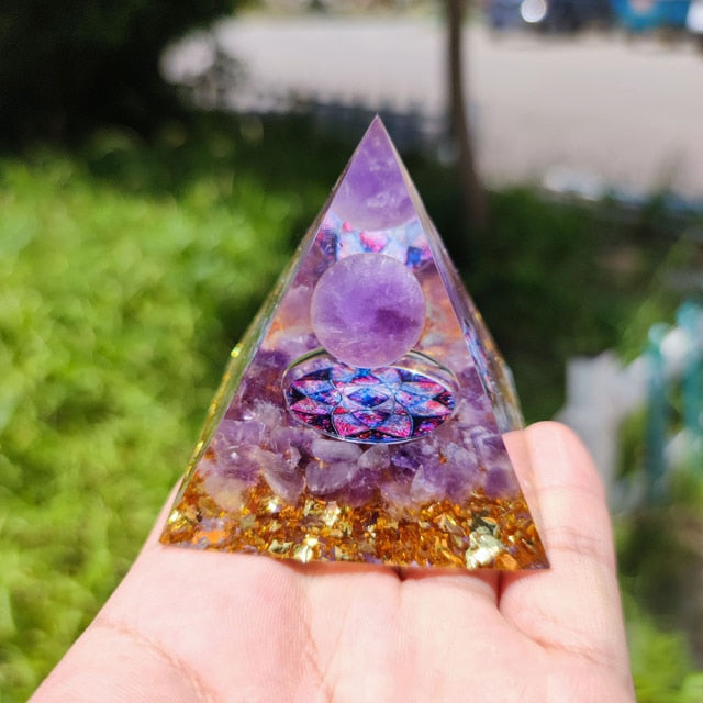 Pirámide Orgonita Protección & Meditación violeta flor