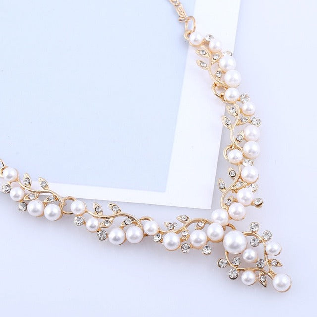Conjunto de Collar y Pendientes de Boda con Perlas