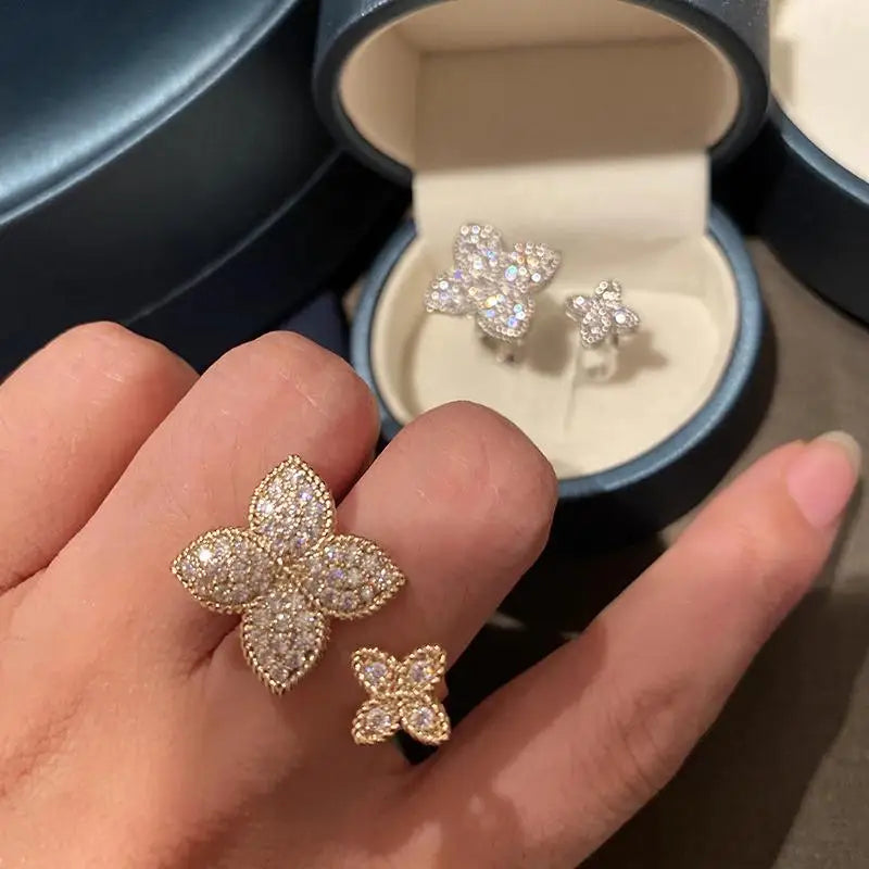 Set de 2 Anillos Flor con Circonita en Oro